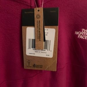 North face new with tags pull over/half zip